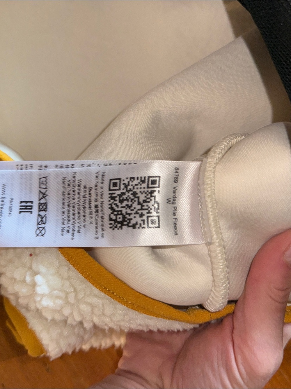Fjallraven Cream Vardag Pile Fleece Jacket with Yellow Trim - Picture 3 of 4